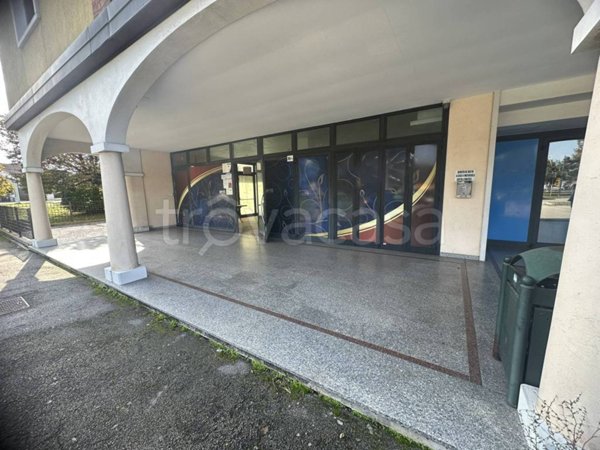 negozio in vendita a Selvazzano Dentro in zona Tencarola