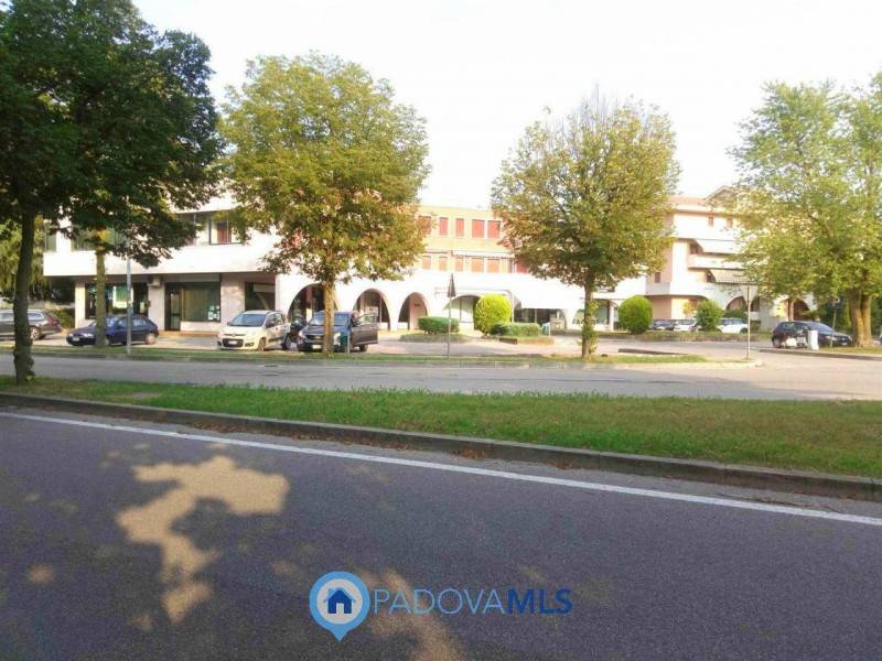 ufficio in vendita a Selvazzano Dentro in zona Tencarola
