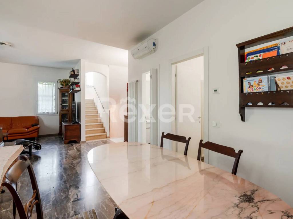 casa indipendente in vendita a Selvazzano Dentro in zona Tencarola