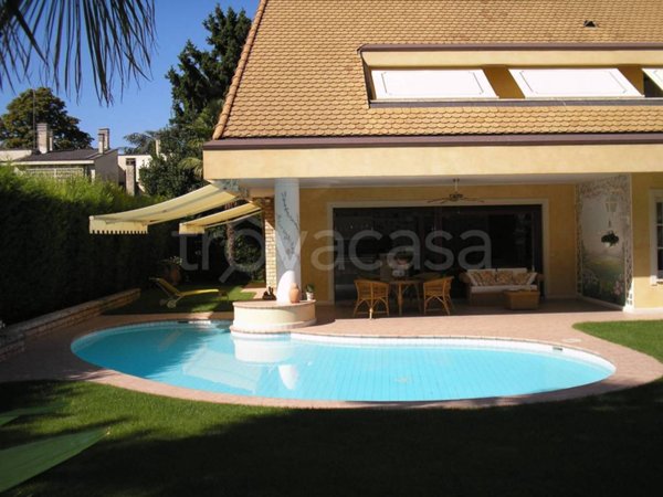 casa indipendente in vendita a Selvazzano Dentro in zona Tencarola