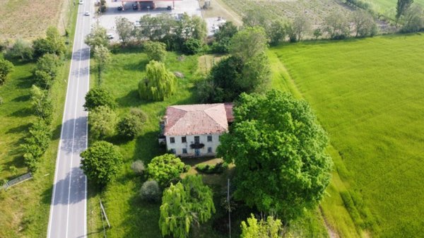 casa indipendente in vendita a Selvazzano Dentro in zona Caselle