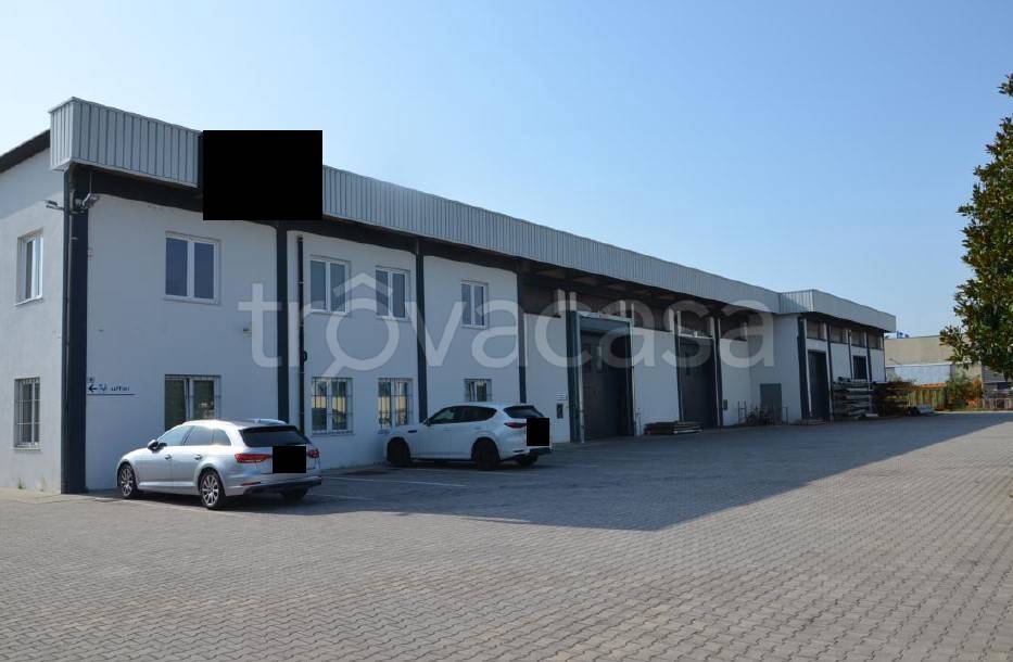 capannone in vendita a Selvazzano Dentro in zona Caselle