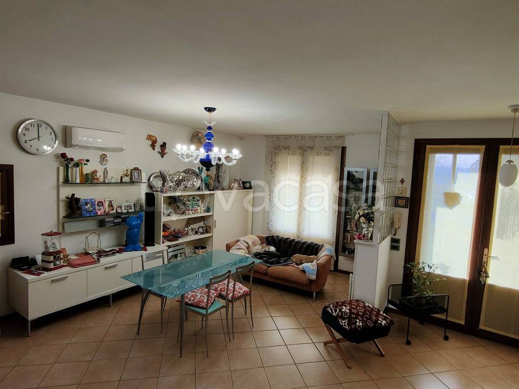 casa indipendente in vendita a Selvazzano Dentro in zona San Domenico