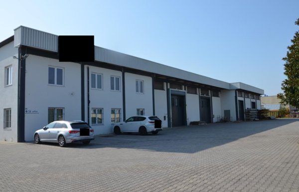 capannone in vendita a Selvazzano Dentro in zona Caselle