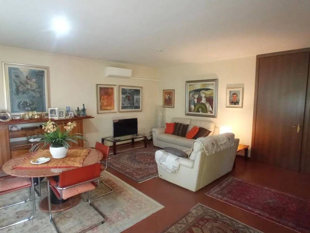 casa indipendente in vendita a Selvazzano Dentro in zona Caselle