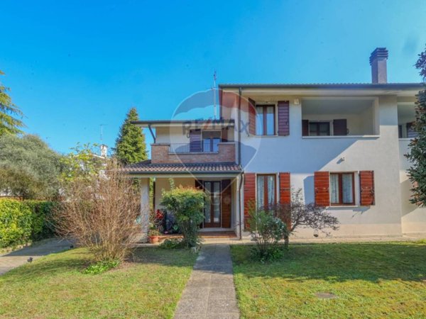 casa indipendente in vendita a Selvazzano Dentro in zona San Domenico
