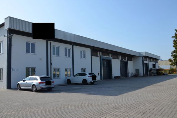 capannone in vendita a Selvazzano Dentro in zona Caselle