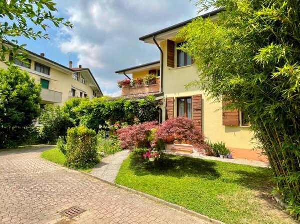 casa indipendente in vendita a Selvazzano Dentro in zona San Domenico