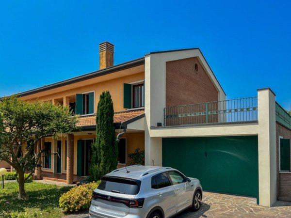 casa indipendente in vendita a Selvazzano Dentro