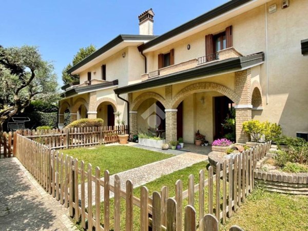 casa indipendente in vendita a Selvazzano Dentro in zona San Domenico