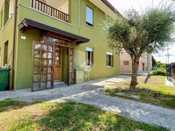 casa indipendente in vendita a Selvazzano Dentro in zona Caselle