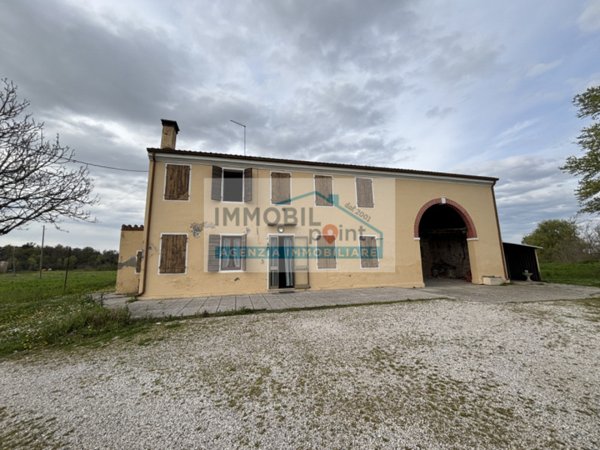 casale in vendita a Selvazzano Dentro in zona Feriole