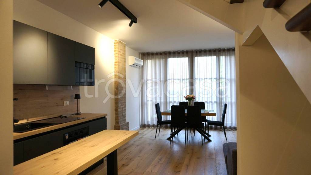 appartamento in vendita a Selvazzano Dentro in zona Montecchia