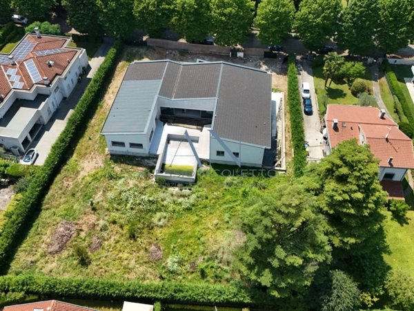 casa indipendente in vendita a Selvazzano Dentro in zona Tencarola