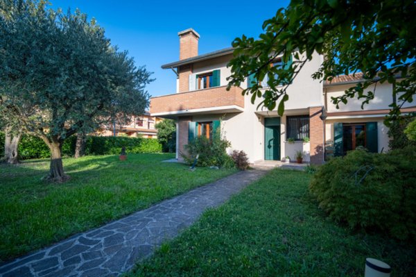 casa indipendente in vendita a Selvazzano Dentro in zona San Domenico