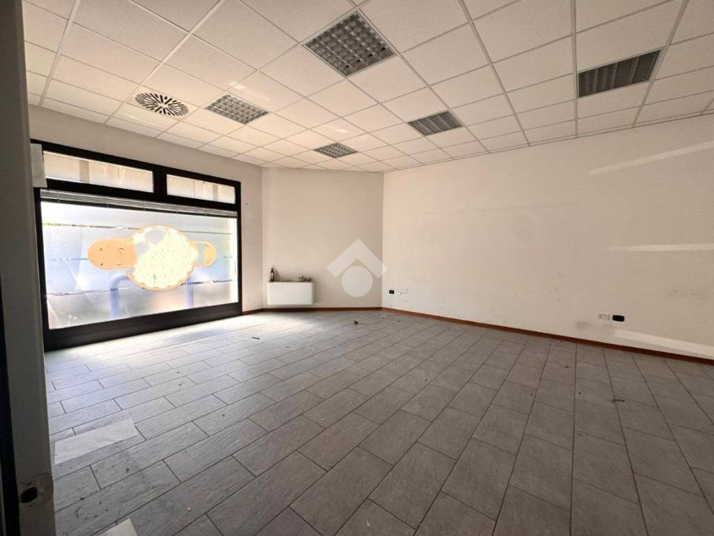 negozio in vendita a Selvazzano Dentro in zona San Domenico