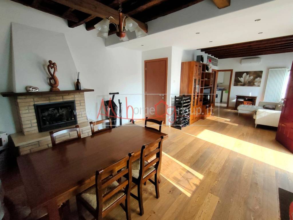 appartamento in vendita a Selvazzano Dentro in zona Tencarola