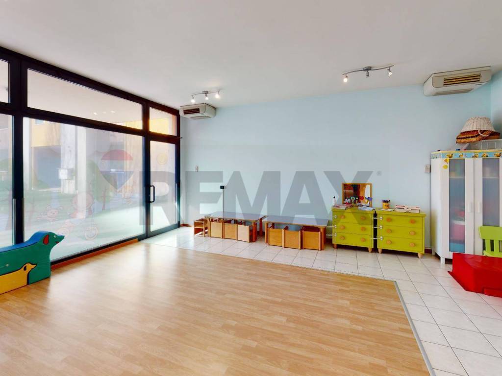 negozio in vendita a Selvazzano Dentro in zona Tencarola