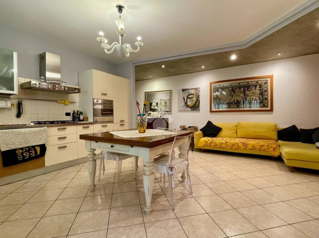 appartamento in vendita a Selvazzano Dentro in zona Tencarola