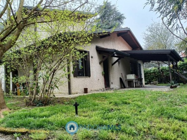 casa indipendente in vendita a Selvazzano Dentro in zona Tencarola