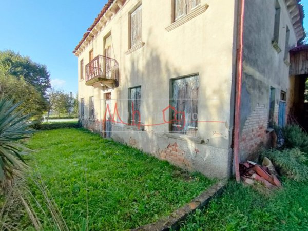 casa indipendente in vendita a Selvazzano Dentro in zona Caselle