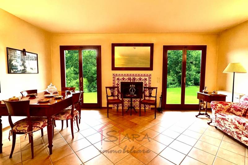 casa indipendente in vendita a Selvazzano Dentro in zona Montecchia