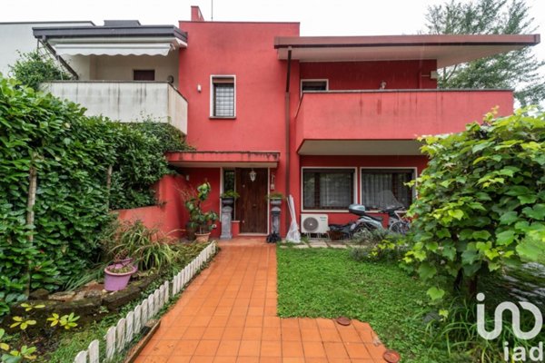 casa indipendente in vendita a Selvazzano Dentro in zona Tencarola