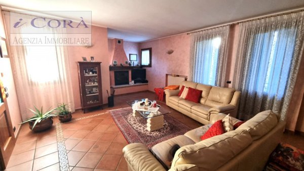 casa indipendente in vendita a Selvazzano Dentro in zona Feriole