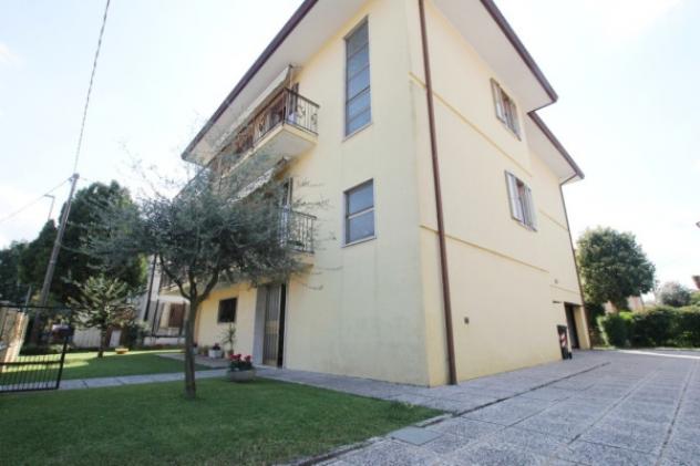 casa indipendente in vendita a Selvazzano Dentro in zona Tencarola