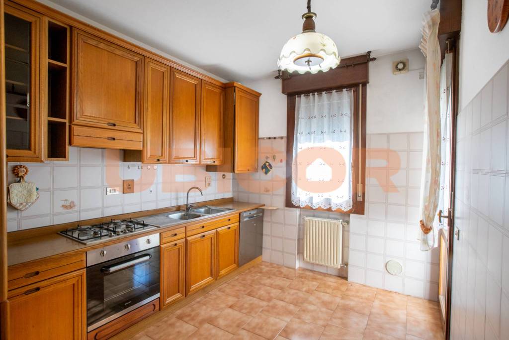 appartamento in vendita a Selvazzano Dentro in zona Caselle