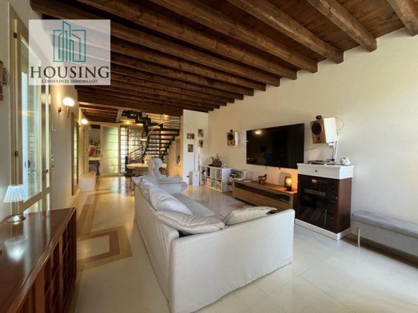 casa indipendente in vendita a Selvazzano Dentro in zona Tencarola