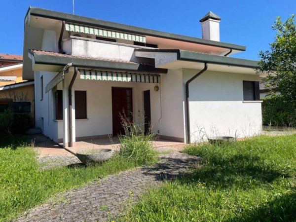 casa indipendente in vendita a Selvazzano Dentro in zona Caselle
