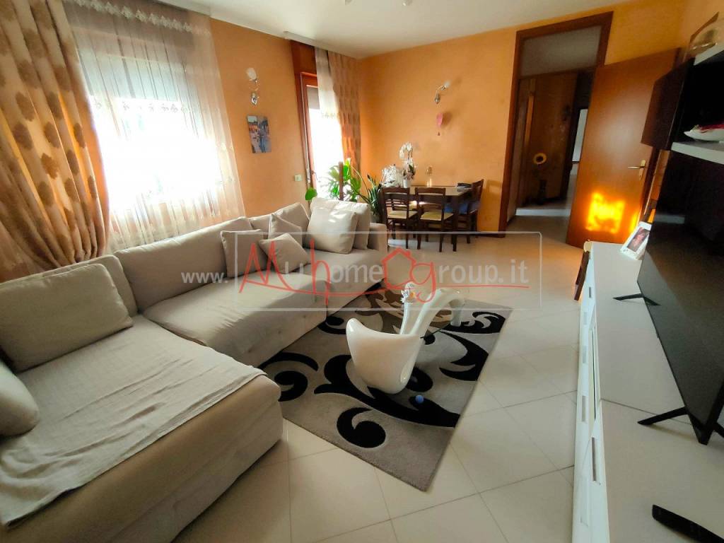 appartamento in vendita a Selvazzano Dentro in zona San Domenico