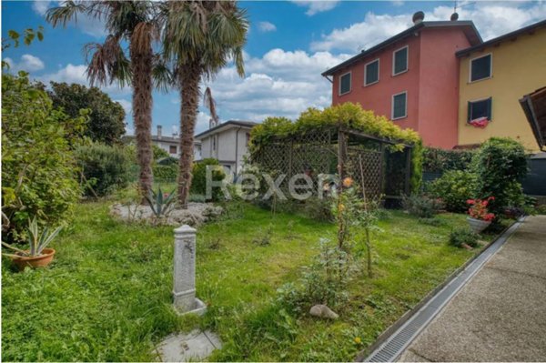 casa indipendente in vendita a Selvazzano Dentro in zona Tencarola