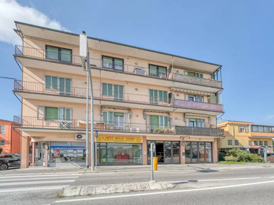 locale commerciale in vendita a Selvazzano Dentro in zona Caselle