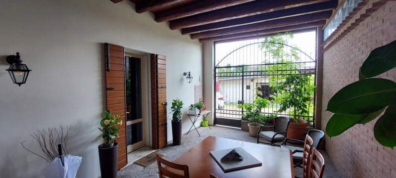 casa indipendente in vendita a Selvazzano Dentro in zona Tencarola