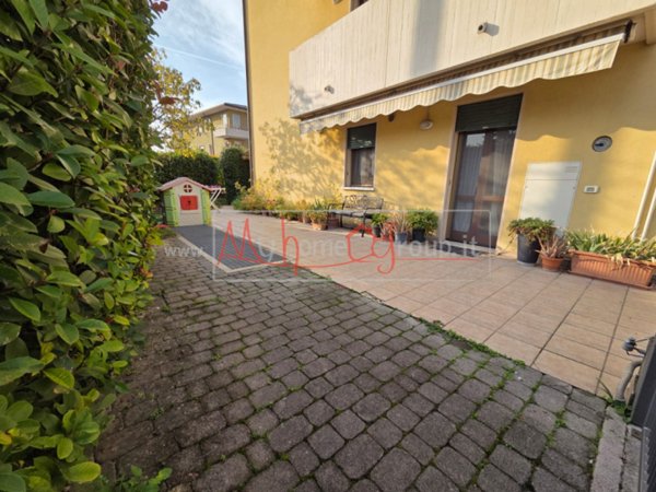 appartamento in vendita a Selvazzano Dentro in zona Tencarola