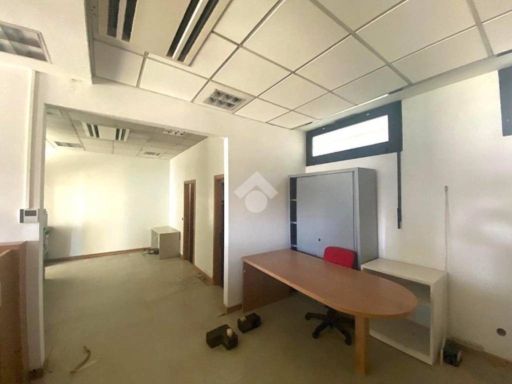 negozio in vendita a Selvazzano Dentro in zona Caselle