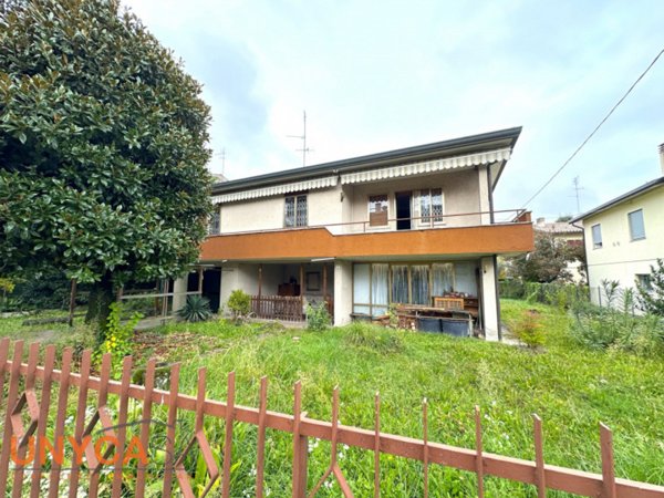 casa indipendente in vendita a Selvazzano Dentro in zona Tencarola