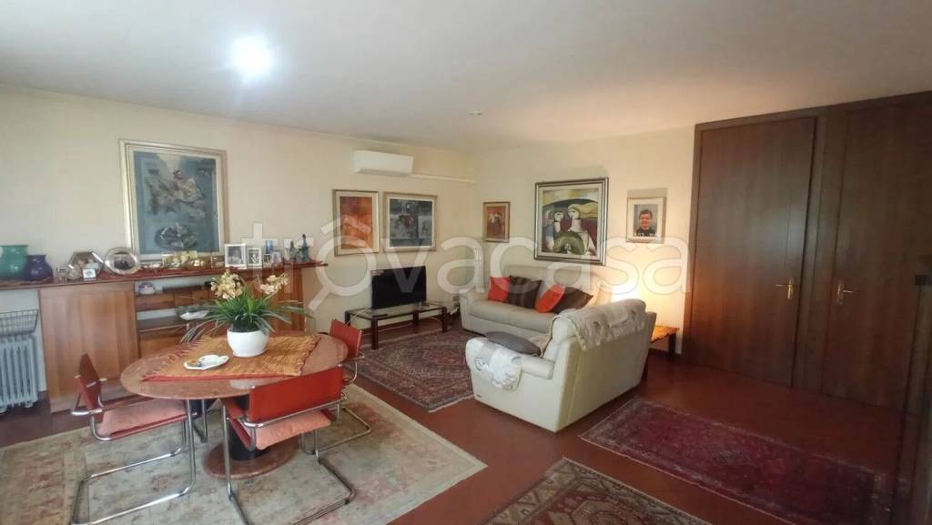 casa indipendente in vendita a Selvazzano Dentro in zona Caselle