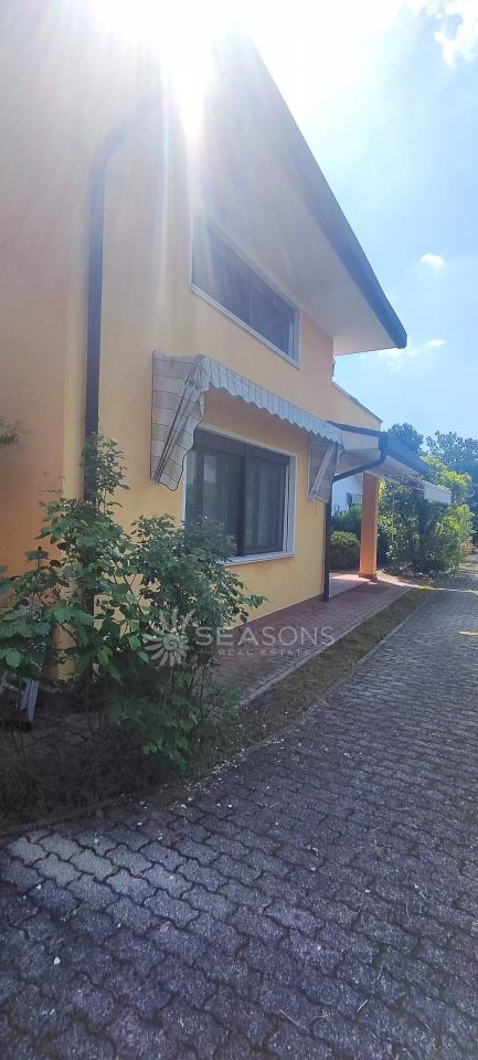 casa indipendente in vendita a Selvazzano Dentro in zona Caselle