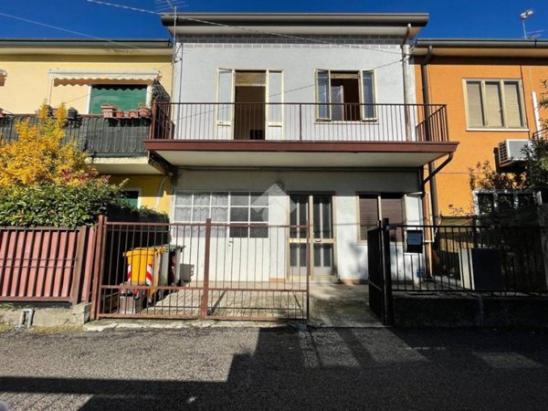 casa indipendente in vendita a Selvazzano Dentro in zona Caselle