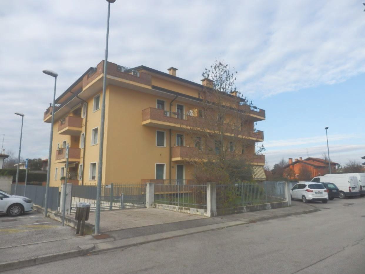 appartamento in vendita a Selvazzano Dentro in zona Tencarola