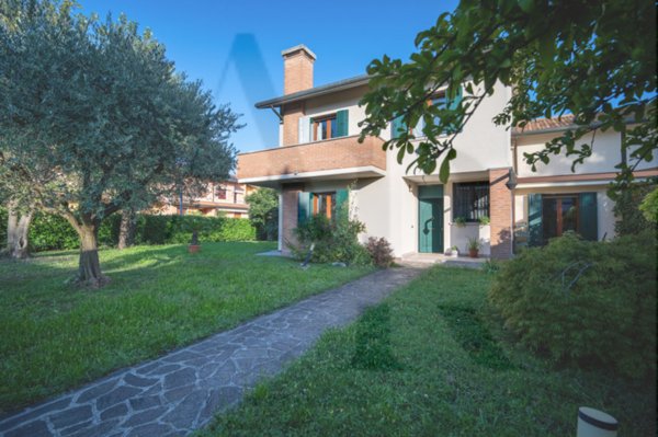 casa indipendente in vendita a Selvazzano Dentro in zona San Domenico