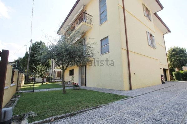 casa indipendente in vendita a Selvazzano Dentro in zona Tencarola