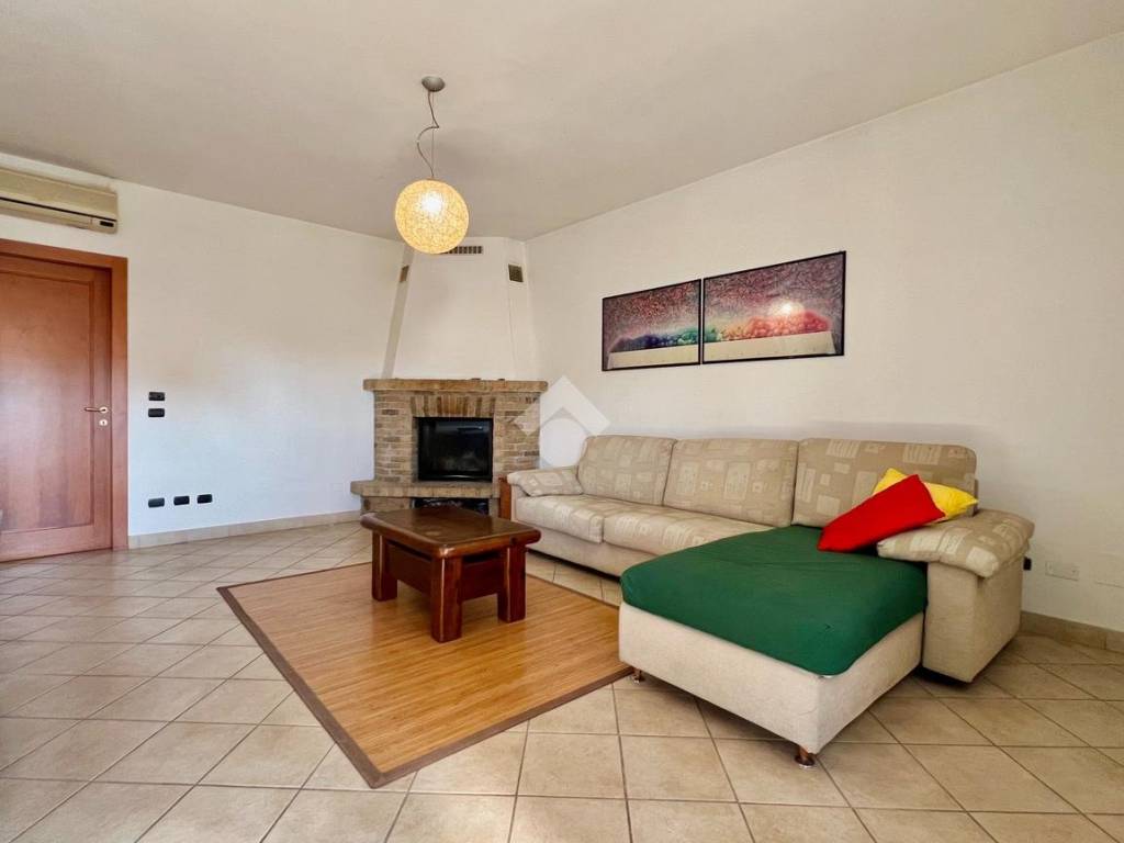 appartamento in vendita a Selvazzano Dentro in zona Tencarola