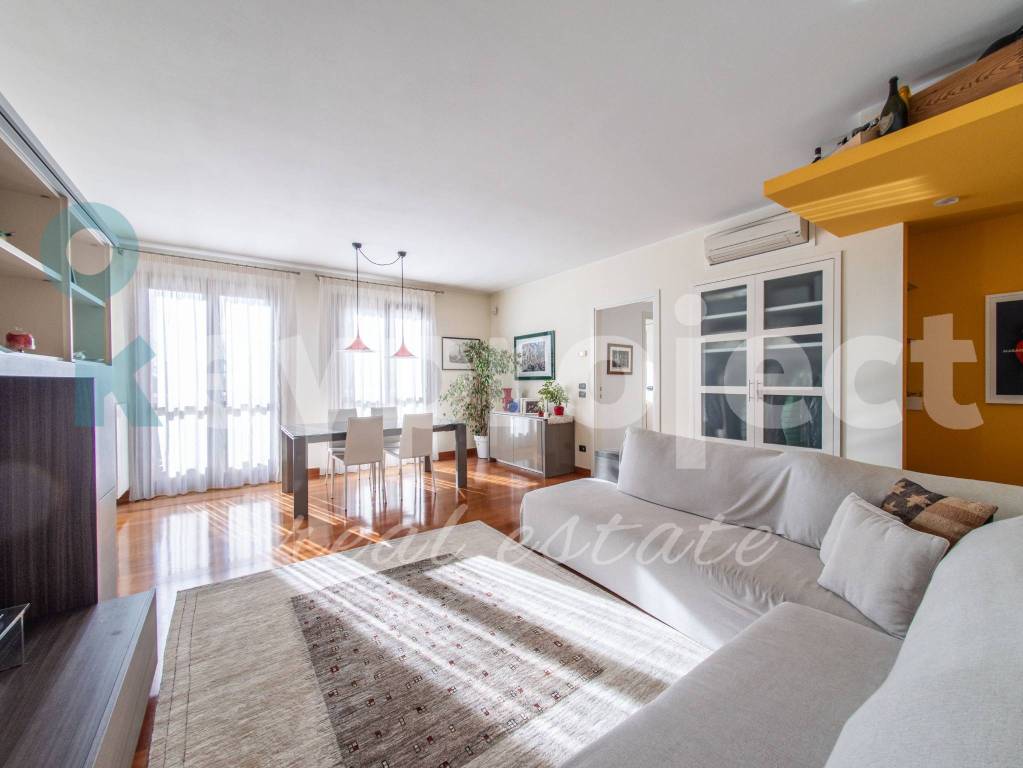 appartamento in vendita a Selvazzano Dentro in zona Caselle