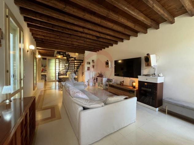 casa indipendente in vendita a Selvazzano Dentro in zona Tencarola