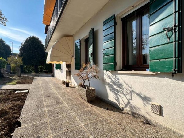 casa indipendente in vendita a Selvazzano Dentro in zona Tencarola