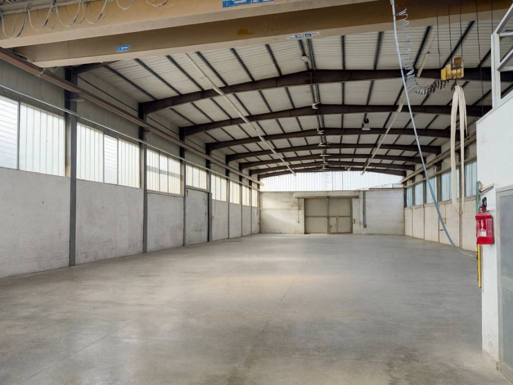 locale commerciale in vendita a Selvazzano Dentro in zona Caselle